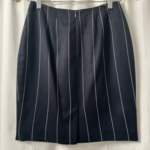 TAHARI Navy w/White vertical stripes 100% Wool Knee Length Skirt | Size: 2